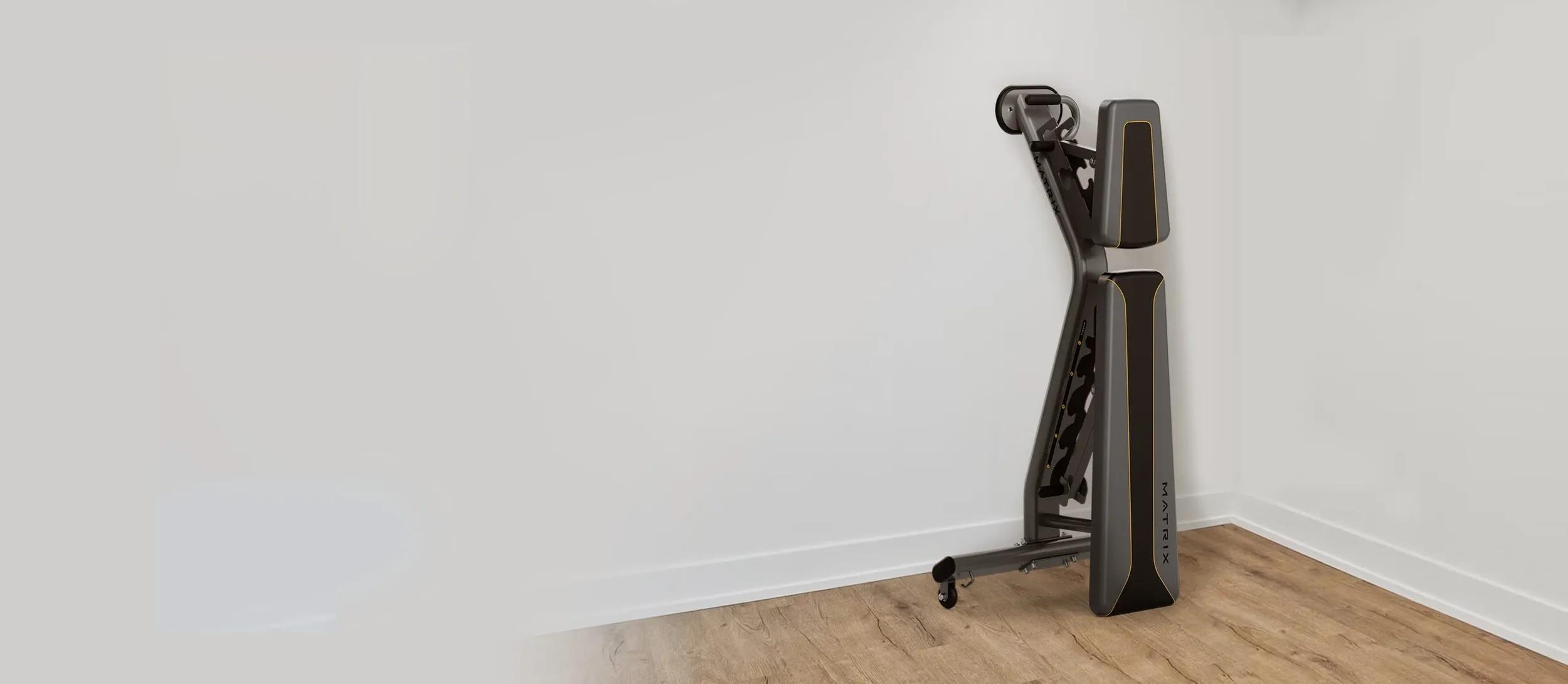 Vertikálne skladovanie posilňovacej lavice