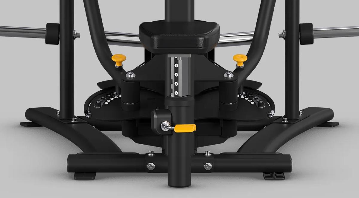 Gros plan sur le siège à cliquet de la Magnum machine à écarté pectoral décliné, mettant en évidence ses points de réglage jaunes.