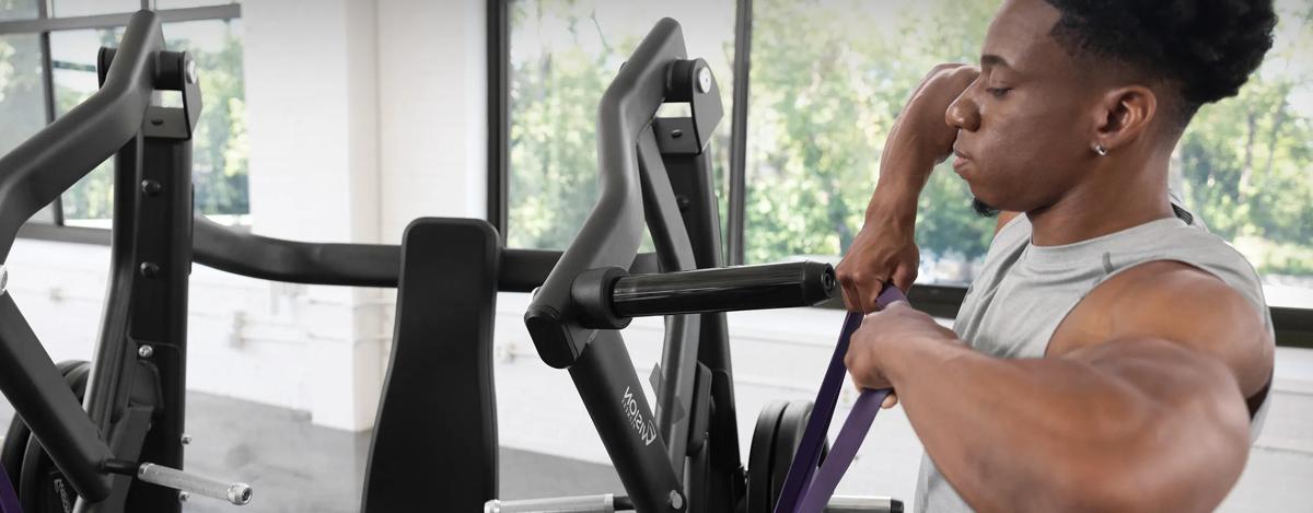 垂直チェストプレスマシン | Vision Fitness